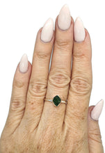 Load image into Gallery viewer, Rough Chrome Diopside Ring, Size 7, Raw Siberian Emerald, Sterling Silver - GemzAustralia 