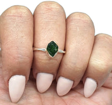 Load image into Gallery viewer, Rough Chrome Diopside Ring, Size 7, Raw Siberian Emerald, Sterling Silver - GemzAustralia 