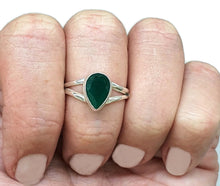 Load image into Gallery viewer, Green Onyx Ring, Size 8, Sterling Silver, Pear Shaped, Split Band Ring, Natural Gemstone - GemzAustralia 