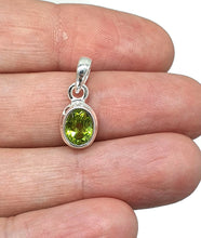 Load image into Gallery viewer, Oval Peridot Pendant, August Birthstone, 1.4 carats, Sterling Silver, Protection Stone - GemzAustralia 