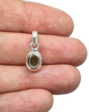 Load image into Gallery viewer, Oval Peridot Pendant, August Birthstone, 1.4 carats, Sterling Silver, Protection Stone - GemzAustralia 