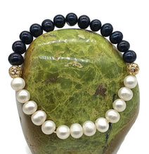 Load image into Gallery viewer, Black &amp; White Pearl Bracelet, Freshwater Pearls, Elasticised, June Birthstone, Ornate - GemzAustralia 
