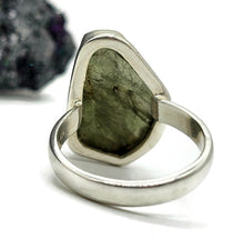 Load image into Gallery viewer, Statement Moldavite Ring, Size R, Sterling Silver, Meteorite Stone, Forest green - GemzAustralia 