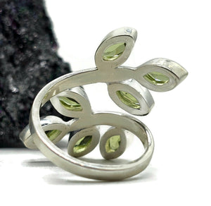 Peridot Ring, Size S, Sterling Silver, Seven Stones, August Birthstone, Leaf Faceted gems - GemzAustralia 