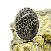 Load image into Gallery viewer, Stingray Coral Ring, Size 8, Oval Shaped, Sterling Silver, Black and White Coral, Fossilized, Honeycomb Pattern