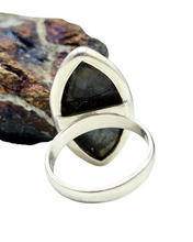Load image into Gallery viewer, Spectrolite Labradorite Ring, Size O, Sterling Silver, Carved Artisan Design, Marquise Shaped, Magical Stone - GemzAustralia 