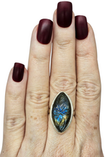 Load image into Gallery viewer, Spectrolite Labradorite Ring, Size O, Sterling Silver, Carved Artisan Design, Marquise Shaped, Magical Stone - GemzAustralia 