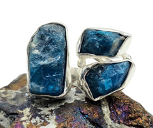 Load image into Gallery viewer, Raw Blue Apatite Ring, Three Stone Ring, Size 9 1/2, Sterling Silver, Raw Gems, Neon Blue Apatite, Electric Blue Gemstone - GemzAustralia 