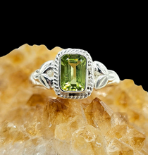 Load image into Gallery viewer, Emerald Faceted Peridot Ring, Size 6.75, Sterling Silver, Protection Stone, Visionary Gem, August Birthstone - GemzAustralia 