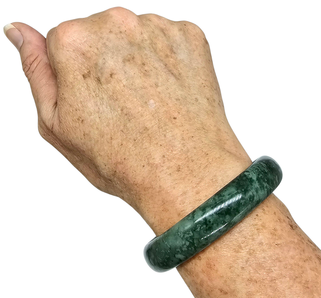Green Jade Bangle, 61mm Diameter, Canadian Nephrite Jade, Protection Gem, Lucky Gemstone, Good Fortune Stone - GemzAustralia 