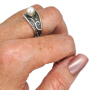 Freshwater Pearl Ring, 925 Sterling Silver, Size 7.5, Oxidised Ring, Black Silver - GemzAustralia 