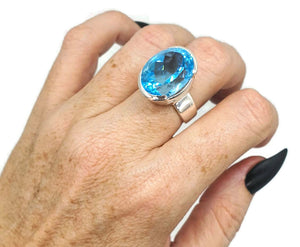 Blue Topaz Ring, size 8.5, sterling silver, 22 carats, oval shaped - GemzAustralia 