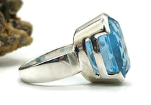 Load image into Gallery viewer, Blue Topaz Ring, size 8.5, sterling silver, 22 carats, oval shaped - GemzAustralia 