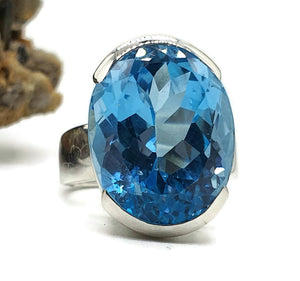 Blue Topaz Ring, size 8.5, sterling silver, 22 carats, oval shaped - GemzAustralia 