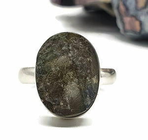 Raw Spectrolite Labradorite Ring, Size 9, Sterling Silver, Oval Shaped - GemzAustralia 