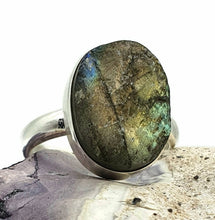 Load image into Gallery viewer, Raw Spectrolite Labradorite Ring, Size 9, Sterling Silver, Oval Shaped - GemzAustralia 