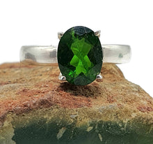 Load image into Gallery viewer, Chrome Diopside Ring, Size 7.25, Siberian Emerald, Sterling Silver, Faceted - GemzAustralia 