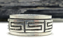 Load image into Gallery viewer, Spinner ring, Band Ring, Size 8.25, Sterling Silver - GemzAustralia 