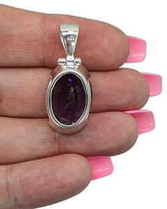 Amethyst Pendant, 17 carats, Oval Shaped, Sterling Silver - GemzAustralia 