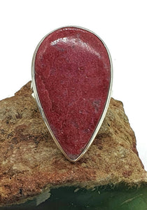 Thulite Ring, size 9, Sterling Silver, Vibrant Pink Gemstone - GemzAustralia 