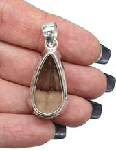 Load image into Gallery viewer, Prasiolite Pendant, Green Amethyst Gemstone, 28 carats, Sterling Silver - GemzAustralia 