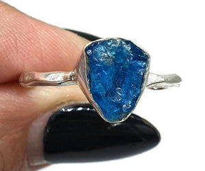 Neon Blue Apatite Ring, Size 8, Sterling Silver, Raw Gemstone Ring, Rough Blue Apatite - GemzAustralia 