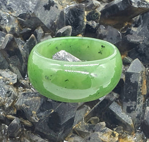 Canadian Jade Ring, Size 9, Deep Green Jade, British Columbia Nephrite Jade - GemzAustralia 