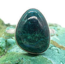 Load image into Gallery viewer, Chrysoprase Ring, Size 9, Sterling Silver, Alternative May Birthstones, Empathy Stone - GemzAustralia 