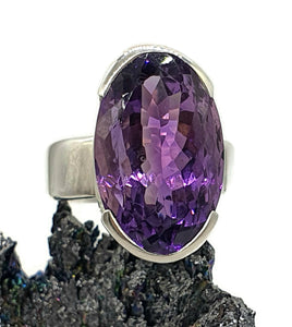 Purple Amethyst Ring, size 8, Sterling Silver, 14 carats, Protection Amulet - GemzAustralia 