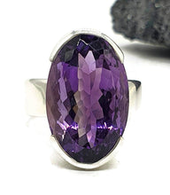 Load image into Gallery viewer, Purple Amethyst Ring, size 8, Sterling Silver, 14 carats, Protection Amulet - GemzAustralia 