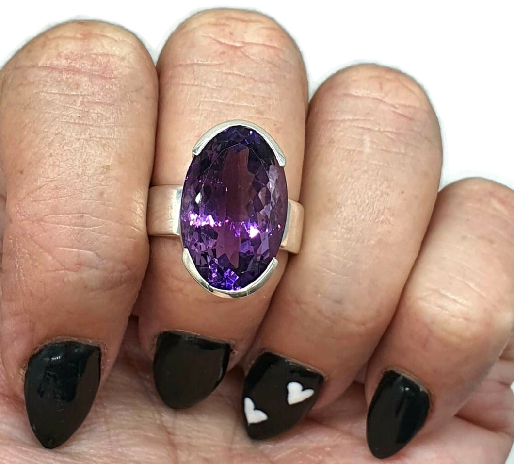 Purple Amethyst Ring, size 8, Sterling Silver, 14 carats, Protection Amulet - GemzAustralia 